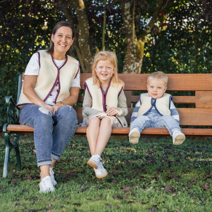 Merino Kinderweste Teddyfleece "Burgundy" Dunkelrot